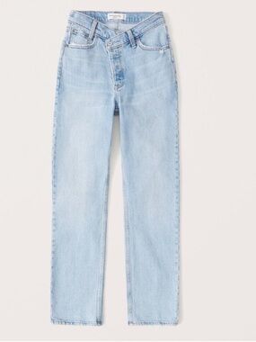 Abercrombie & Fitch Women's
High Rise Dad Jean